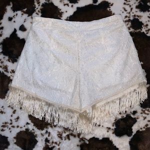 Angie white lace shorts with fringe - Size XS
